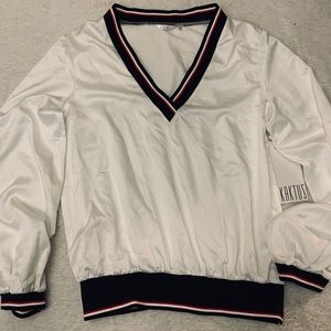 V neck lightweight pullover